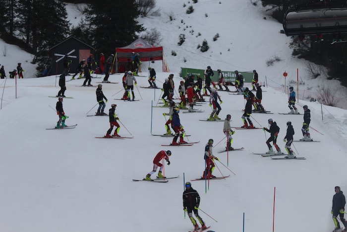 Insgesamt 63 Athleten traten zum ersten Rennen an.