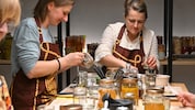 Die Kunst des Fermentierens von Kimchi (koreanisches Gemüsegericht) bis zu Essig aus ...