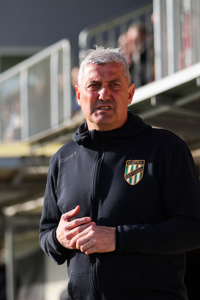 Coach Markus Mader durfte sich über einen wichtigen Sieg im Titelkampf freuen.