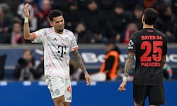 Luiz Diaz: Erst traf er zum 1:1, dann die Schwalbe und der Platzverweis gegen Leverkusen.