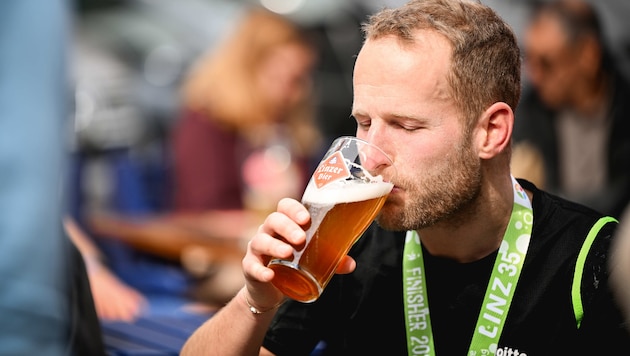 Der erste Schluck Bier nach der Anstrengung schmeckte herrlich.