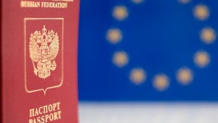 Die Sanktionen gegen insgesamt rund 2600 Personen und Organisationen werden um sechs Monate ...