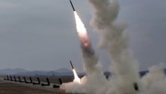 Nordkorea feuerte zuletzt zehn Raketen auf das Japanische Meer.