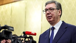 Serbiens Präsident Aleksandar Vučić hat nach mehreren Beweisfotos in den sozialen Medien nun den ...