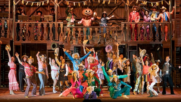 Das Ensemble von „Arizona Lady“ an der Oper Graz.