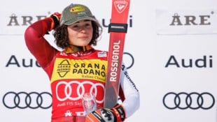 Julia Scheib hatte nach ihrem Gewinn der kleinen Kristallkugel viele Gratulanten.