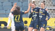 Die Dornbirnerin Carina Brunold (Mitte) traf einmal für St. Pölten gegen Altach und bereitete ...