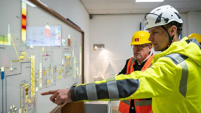 „Krone“-Redakteur Mark Perry hat sich die Agrana-Zuckerproduktion in Tulln angesehen.