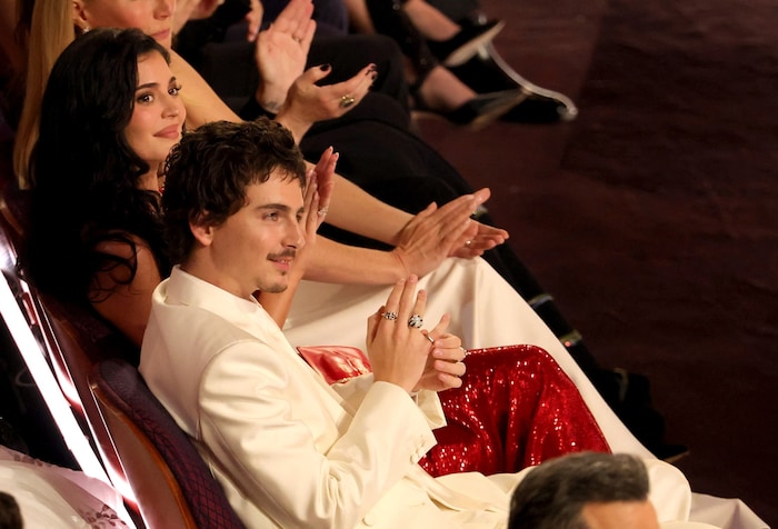 Bevor sie an der Seite von Timothée Chalamet im Saal Platz nahm.