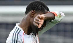 Gegen Leverkusen sah Jackson die Rote Karte.