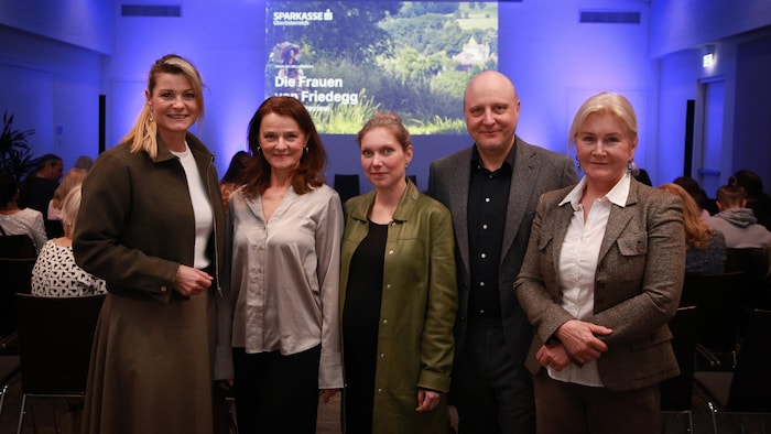 Janine Kohl-Peterke (Marktbereichsleiterin Sparkasse OÖ Linz-Zentralraum), Schauspielerin ...