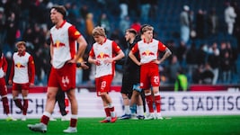 Ratlos: Salzburg nach der 0:1-Niederlage gegen Rapid.