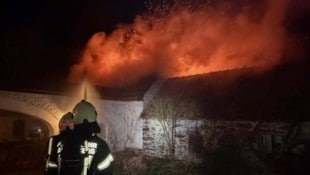 160 Feuerwehrleute löschten in Altenberg und retteten eine Gutshof.