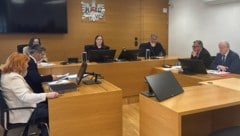 Verhärtete Fronten: da die langjährige Mitarbeiterin, die kurz vor der Pension fristlos ...