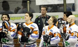 Daniel Woger (2. v. li.) spielte in Summe neun Saisonen lang für die 99ers. Heuer traut der ...