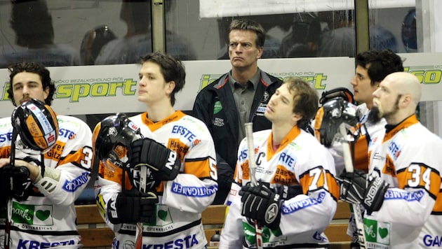 Daniel Woger (2. v. li.) spielte in Summe neun Saisonen lang für die 99ers. Heuer traut der ...