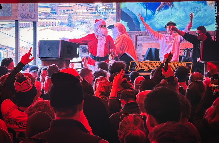 Nach dem Skifahren wird getanzt und gefeiert