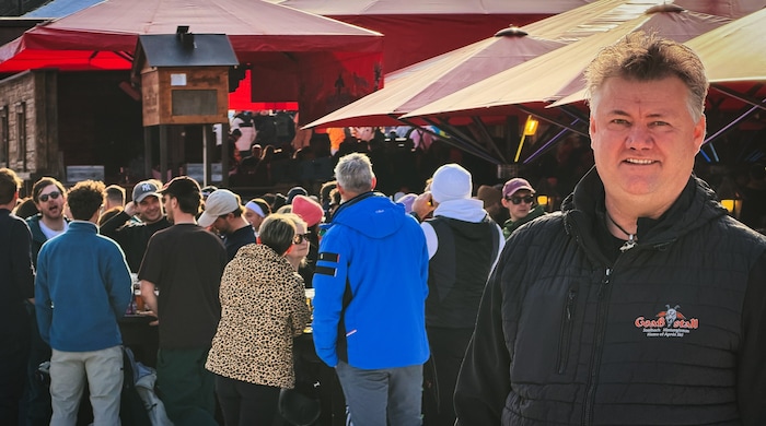 Goaßstall-Chef Toni Enn ließ die „Bergkrone“ hinter die Kulissen blicken.