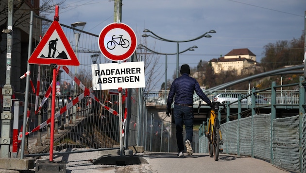 Das Radverbot ist durch die Baustelle notwendig.