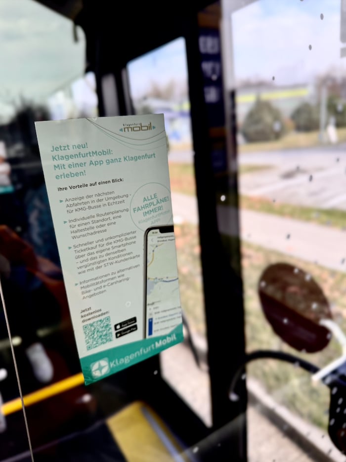 „Schneller und unkomplizierter Ticketkauf“, lautet das Versprechen am etwas klein geratenen ...