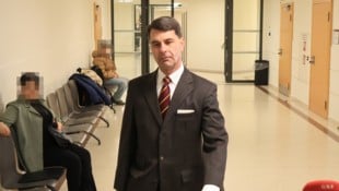 Ex-Generalsekretär Johannes Peterlik beim Prozessauftakt im Wiener Landl.