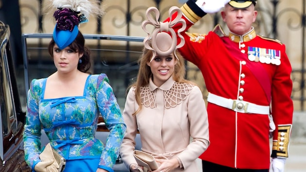 Bei der Hochzeit von Prinz William mit seiner Kate sorgten die York-Schwestern mit ihren Looks ...