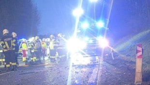 Die Feuerwehrkräfte konnten den eingeklemmten Burschen nur noch tot bergen.