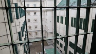 Ein psychisch schwer kranker junger Mann wurde im Normalvollzug untergebracht.