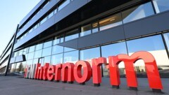 Trotz unsicherem Marktumfeld hat der Fenster-Marktführer im Vorjahr nur leichte Rückgänge ...