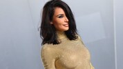 Kim Kardashian verzauberte mit ihrem Gucci-Outfit nicht nur ihre Fans, sondern auch Lewis ...
