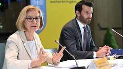 Landeshauptfrau Johanna Mikl-Leitner und Landesvize Udo Landbauer: Die Landesregierung brachte ...