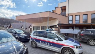 Dienstagfrüh fuhr die Polizei beim Hotel vor. Die Handschellen klickten im „Pfirsich“-Zimmer.