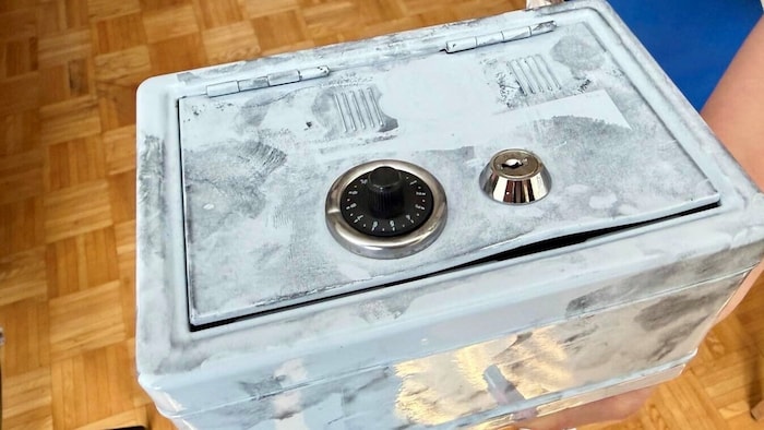 Der Safe mit Trinkgeld ist schon ein paar Tage zuvor geknackt worden.