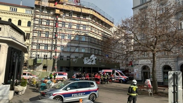 Schock am Dienstag: Auf einer Baustelle in Alsergrund wurden Arbeiter verschüttet. 
