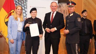 Karner (M.) mit Huber und Winkler bei der Ausmusterung in Eisenstadt.