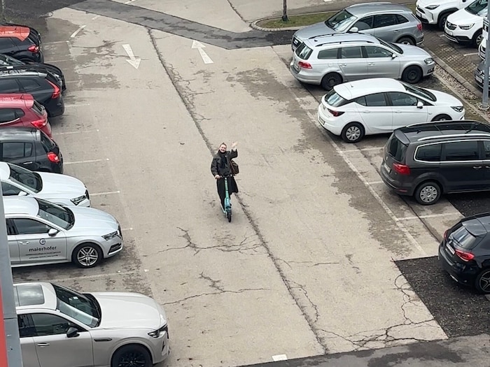 Glücklich, aber durchgefroren, erreiche ich gerade noch rechtzeitig vor der ersten ...