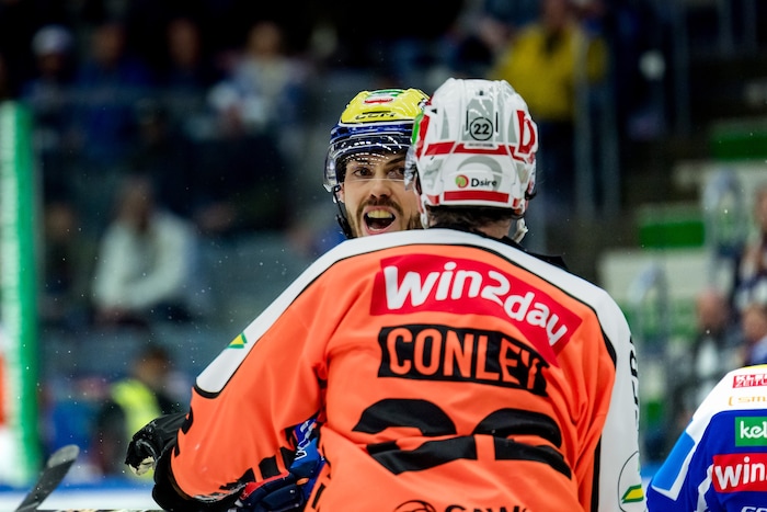 Conley drückte dem Spiel mit einem Doppelpack den Stempel auf.