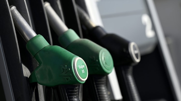 Der Hauptgrund für die hohen Spritpreise ist der anhaltende Krieg im Nahen Osten, der die ...