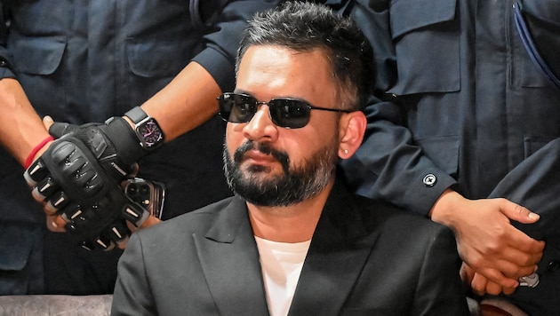 Balen Shah, bis vor kurzem Bürgermeister der Hauptstadt Kathmandu, steht für einen ...