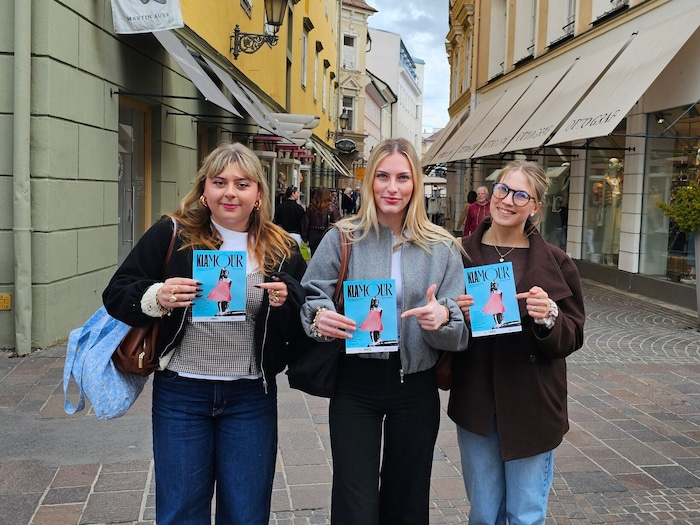 Die meisten Events finden in der Kramergasse statt. Die Mädels freuen sich schon.