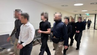 Die vier U-Häftlinge sehen sich mit schlimmen Vorwürfen konfrontiert. 