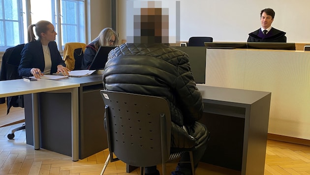 Der Angeklagte wollte sich an die Attacken nicht mehr so recht erinnern, die Opfer wussten aber ...