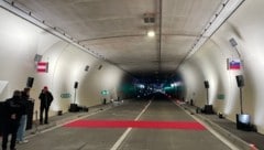 Die zweite Tunnelröhre durch die Karawanken wurde Mittwoch für den Verkehr freigegeben.