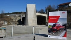 2022 wurde noch gebaut, nun fährt die Koralmbahn auf der neuen Strecke, auch durch den ...