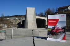 2022 wurde noch gebaut, nun fährt die Koralmbahn auf der neuen Strecke, auch durch den ...