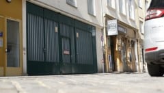 Von außen ziemlich unscheinbar, doch dahinter verbirgt sich der wohl teuerste Parkplatz der ...