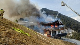 Im Ortsteil Gleiming in Schladming brach am Mittwochnachmittag ein Gebäudebrand aus.