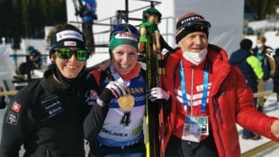 Sandra Flunger (li.) mit ihrer langjährigen Paradeathletin Lisa Hauser (M.) und Alfred Eder.