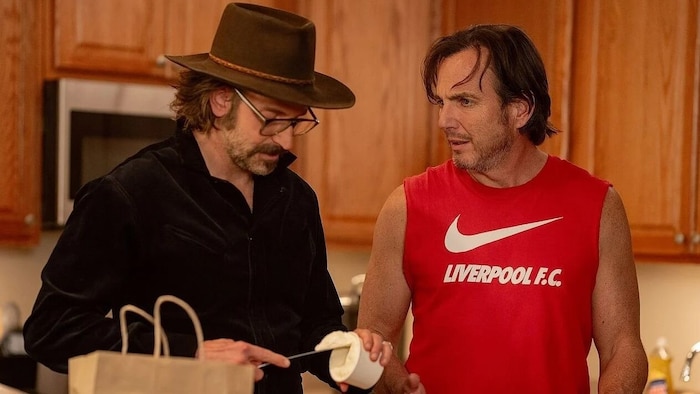 Bradley Coopers (li.) dritte Regiearbeit. Er selbst hat in „Is This Thing On?“ eine kleine Rolle ...