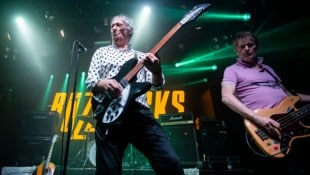 Steve Diggle (l.) hält das 50-jährige Vermächtnis der Punk-Legenden Buzzcocks am Leben. Ende ...